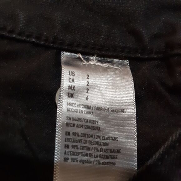 AEOāBlackāDistressedĀ DenimāMiniāSkirt - Picture 5 of 10